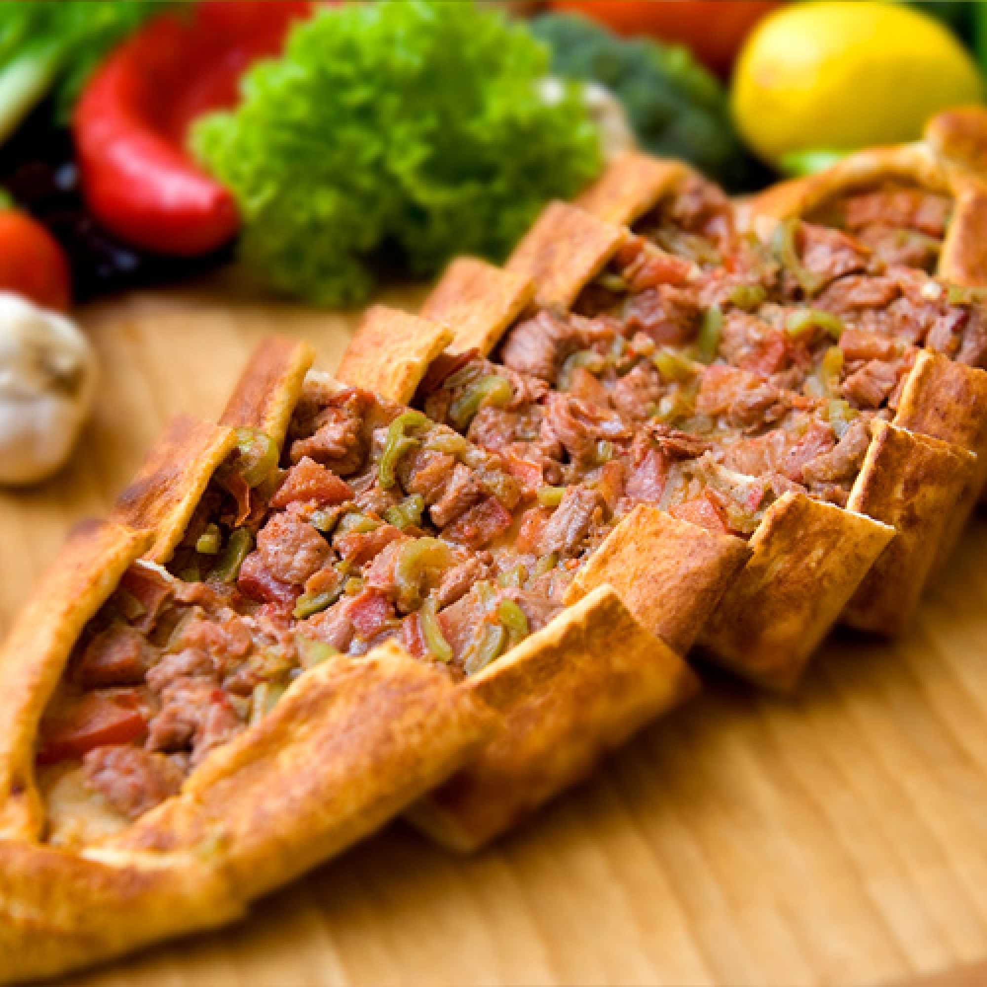 Kuşbaşılı Kaşarlı Pide